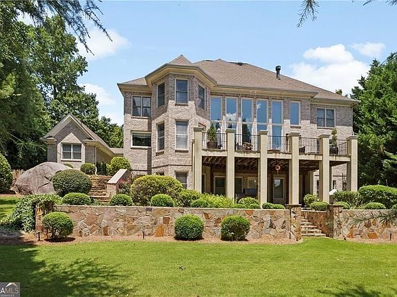 2nd image of 4064 Lyon Blvd SW