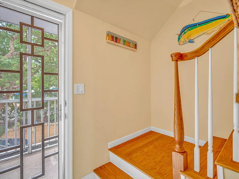 200 Harborview Dr #101 — Photo 16