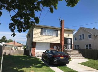 21 Seabury St, Hempstead, NY 11550