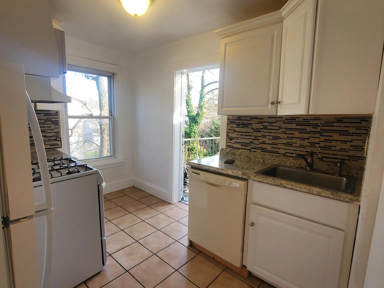 2 bed, 900 sqft, $1,785 — Photo 4