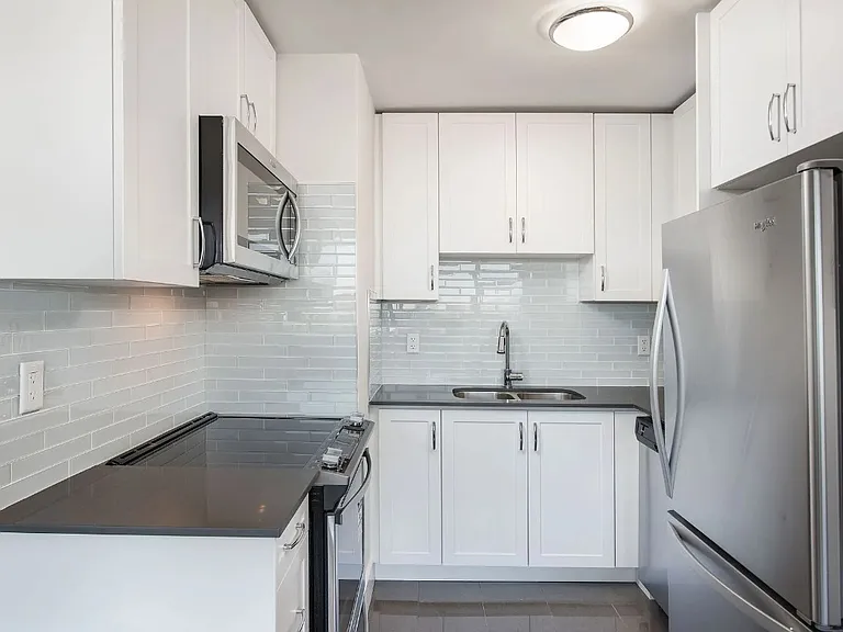 1080 Kingston Rd — Photo 4