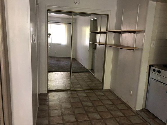3rd image of 14950 Vickery Ave #4