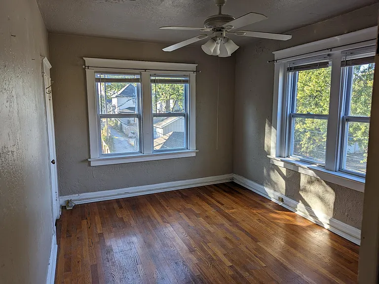 3931 Scarritt Ave #3 — Photo 8