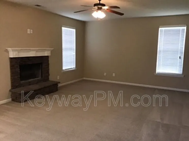 6017 Reynolds Cir — Photo 7