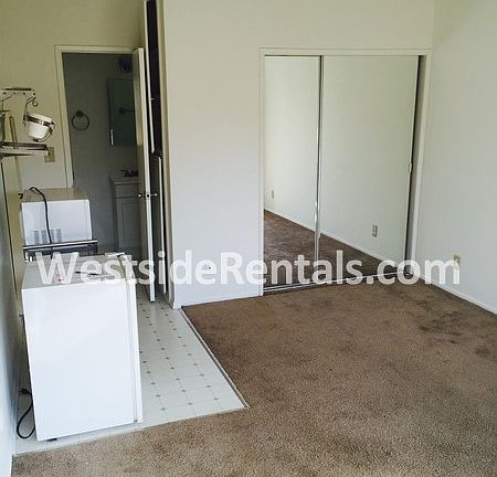 4th image of 3145 S Canfield Ave APT 22