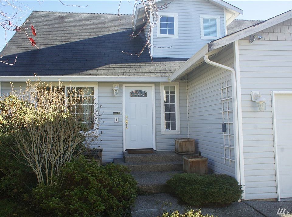 1st image of 6113 51st St NE