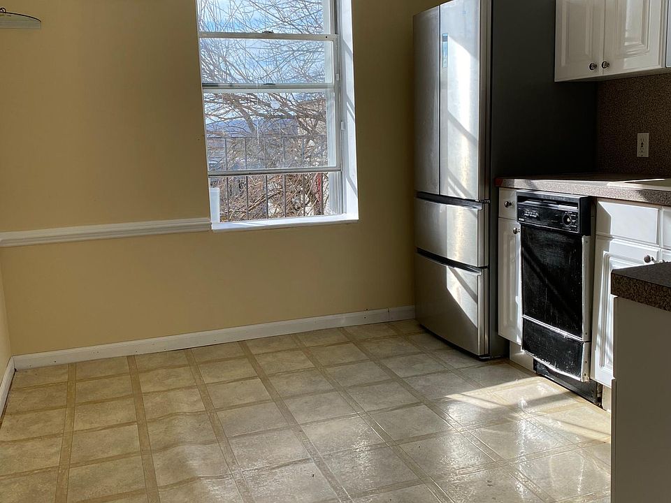 1st image of 10 Arthur Ave Floor 3