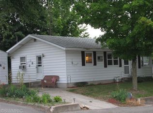 119 Canal St, Colon, MI 49040