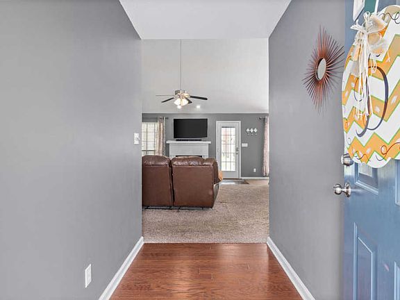5th image of 1401 S Shadowlawn Ct