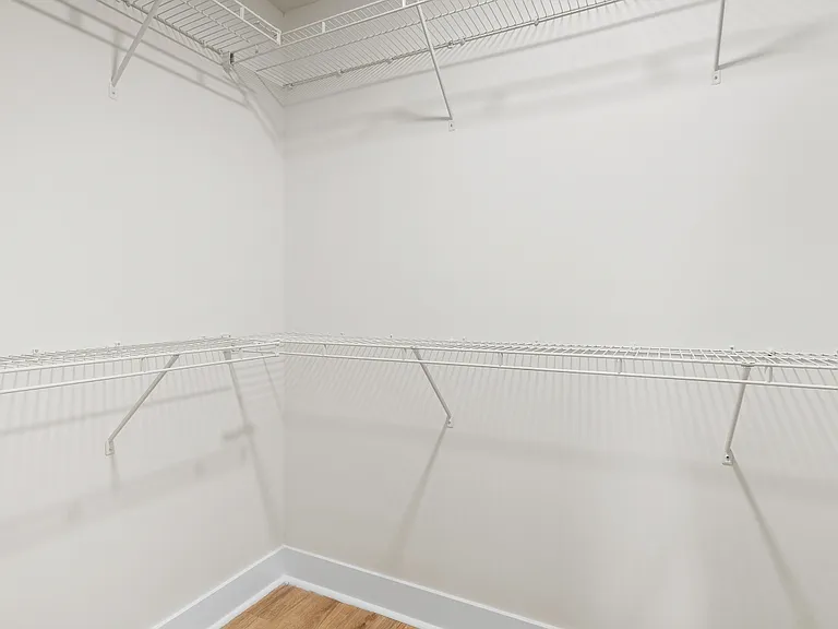 12407 Hiawatha Ave — Photo 24