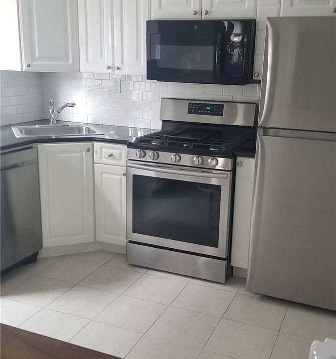 1st image of 359 E Pine St