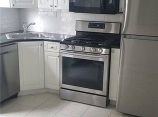359 E Pine St, Long Beach, NY 11561