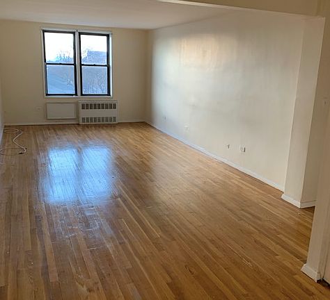 2nd image of 15272 Melbourne Ave APT 3C
