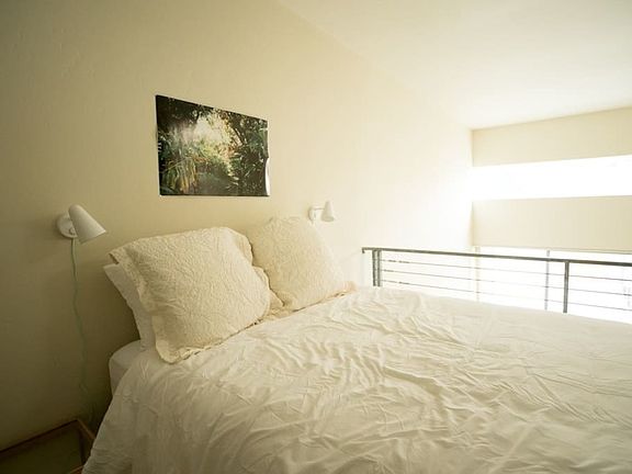 5th image of 320 W Ash St APT 405