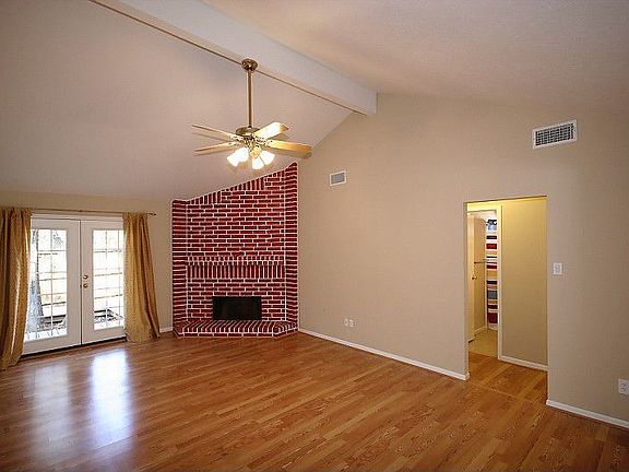 3rd image of 5 N White Pebble Ct