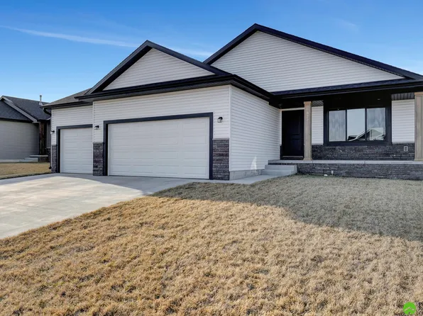 822 W Santa Clara St, Lincoln, NE 68523