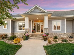 2312 S Moss Stone Cir, Sioux Falls, SD 57110