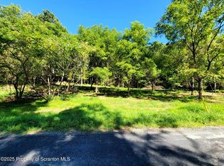 607 Evergreen Dr, Falls, PA 18615