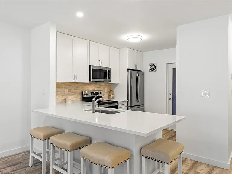 2601 S Roosevelt Blvd #406A — Photo 3