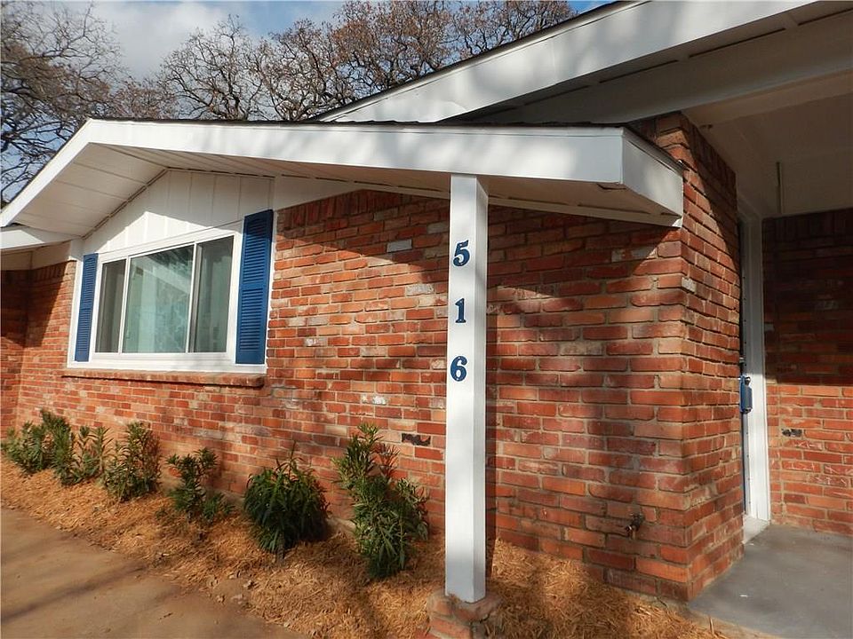 1st image of 516 Oak Park Dr