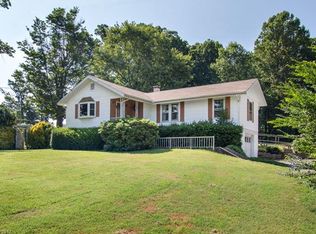 5 Canyon Cv, Candler, NC 28715