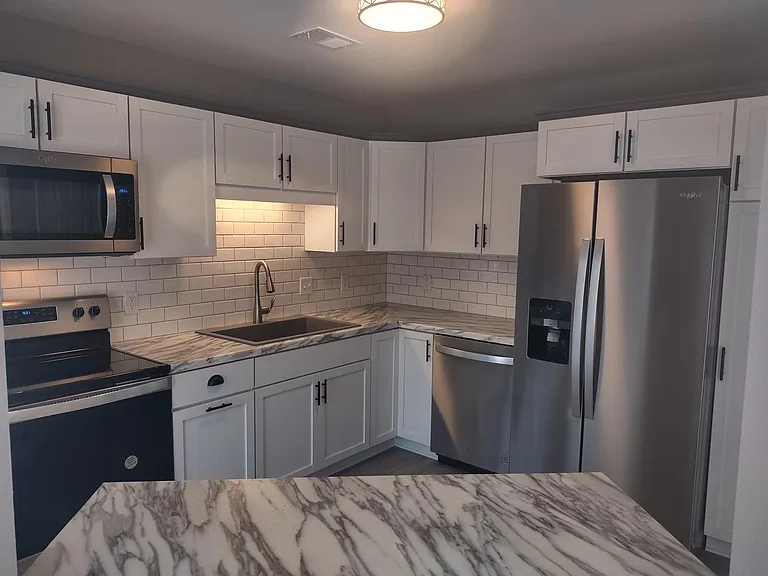 3001 Luverne Ave — Photo 3