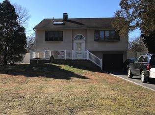 3 Dillon Dr, Dix Hills, NY 11746
