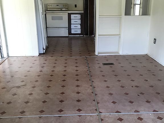 2nd image of 1709 SE Whispering Pine Dr
