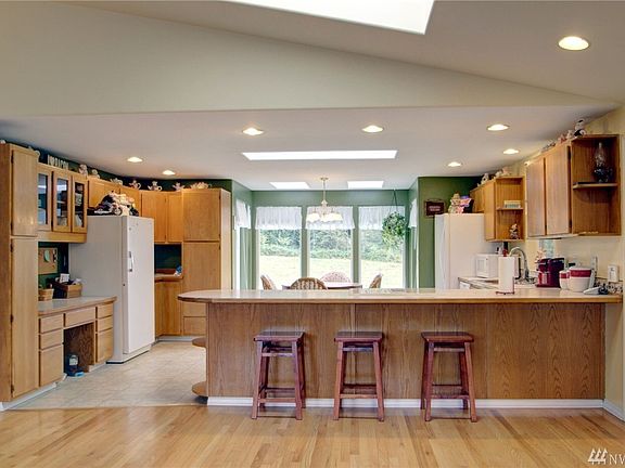 4th image of 19607 Paradise Ln
