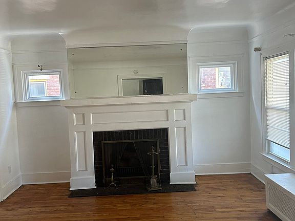 2nd image of 1929 Calvert St #1