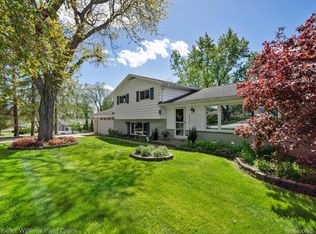3642 Hi Lure Dr, Lake Orion, MI