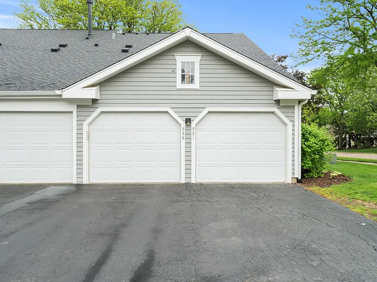 251 Appletree Ct #Z1 — Photo 3