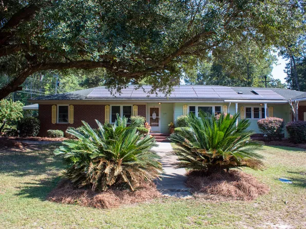 1129 McCoy St, Holly Hill, SC 29059