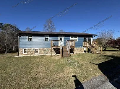 4 bed, 2.0 bath, 2016 sqft, $1,950 — Photo 1