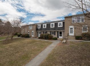 16 Cannongate Rd APT 10, Tyngsboro, MA 01879