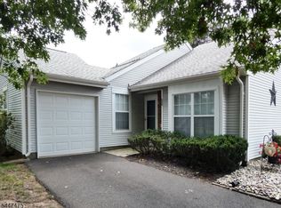 124 Winchester Way, Somerset, NJ 08873