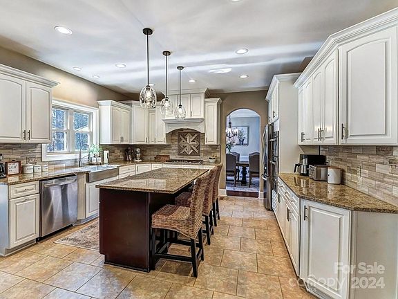4th image of 144 Tea Olive Ln