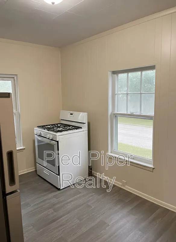 2 bed, 1.0 bath, 962 sqft, $1,495 — Photo 4