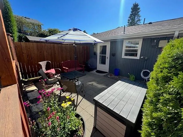 560 Hemlock Way — Photo 11