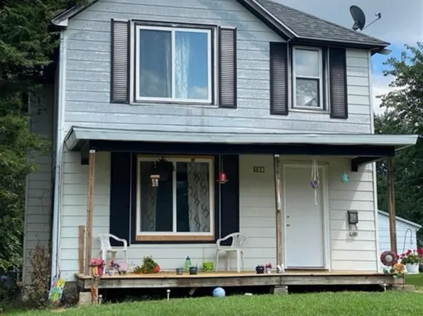 108 S Adams St, Burlington, IA 52601