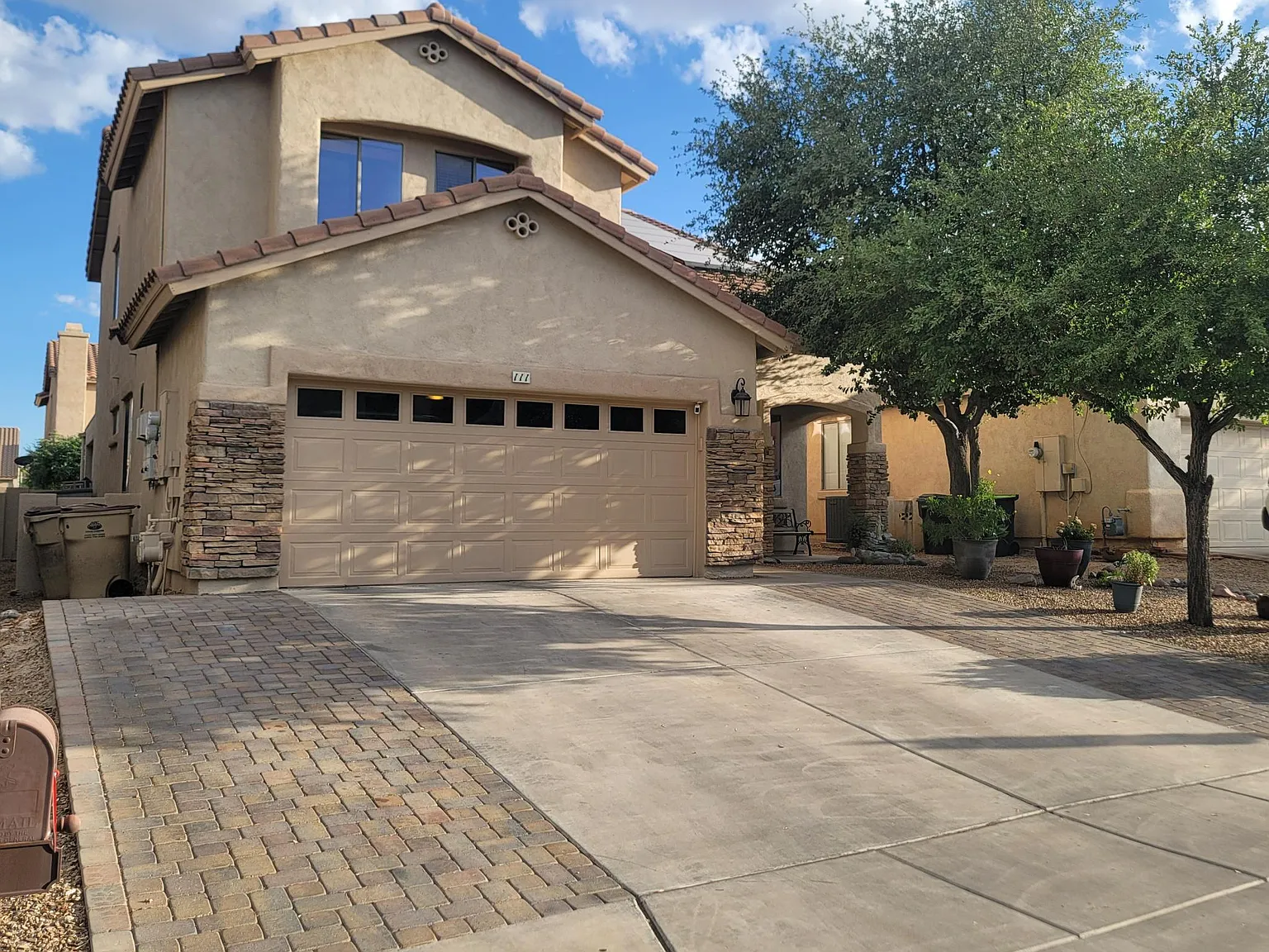 4 bed, 2300 sqft, $2,550 — Photo 3