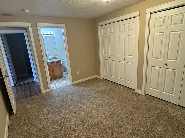 735 Trinity St NE — Photo 19
