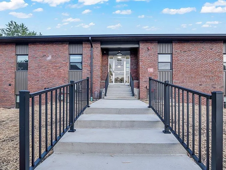 70 Court St #10 — Photo 10