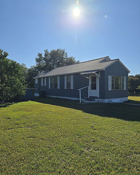 Side view (primary entrance)