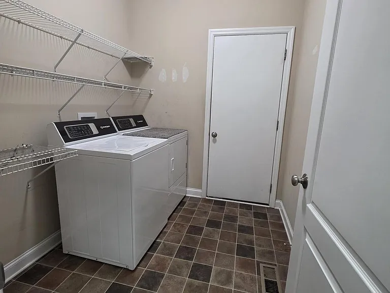 12510 Deer Lake Ln — Photo 7