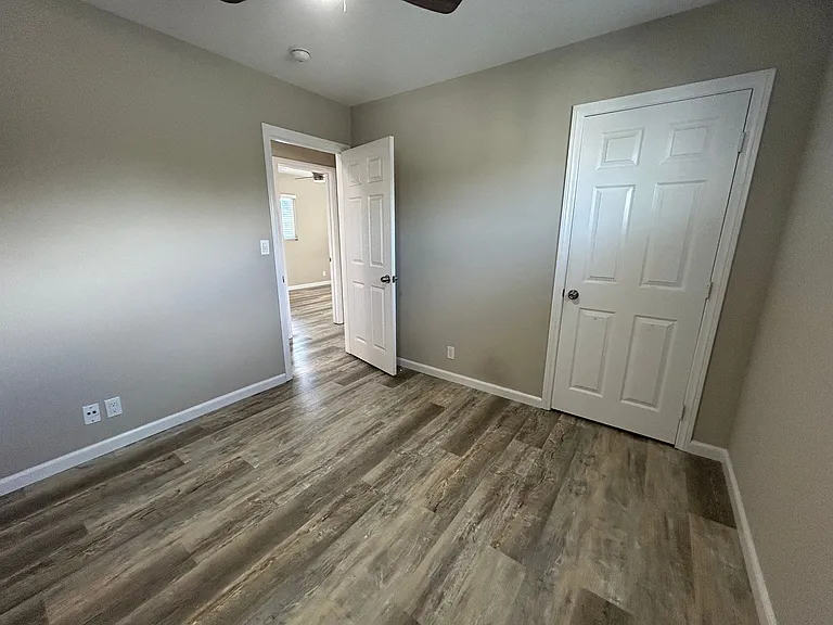 1149-1155 Felspar Street — Photo 33