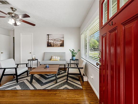 3rd image of 4426 Nina Lee Ln