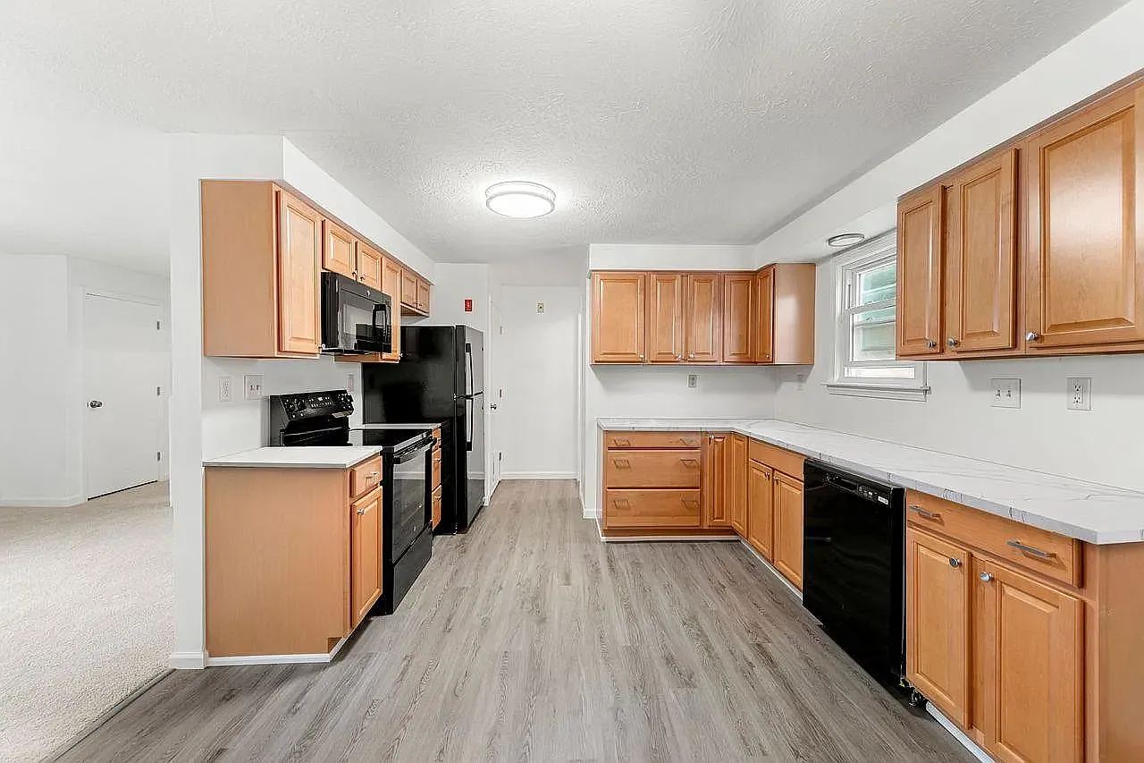 2 bed, 1200 sqft, $2,500 — Photo 3
