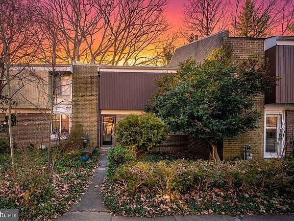 2nd image of 1781 Wainwright Dr