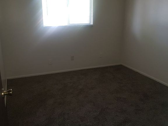 4th image of 1202 Lake Forest Dr APT B